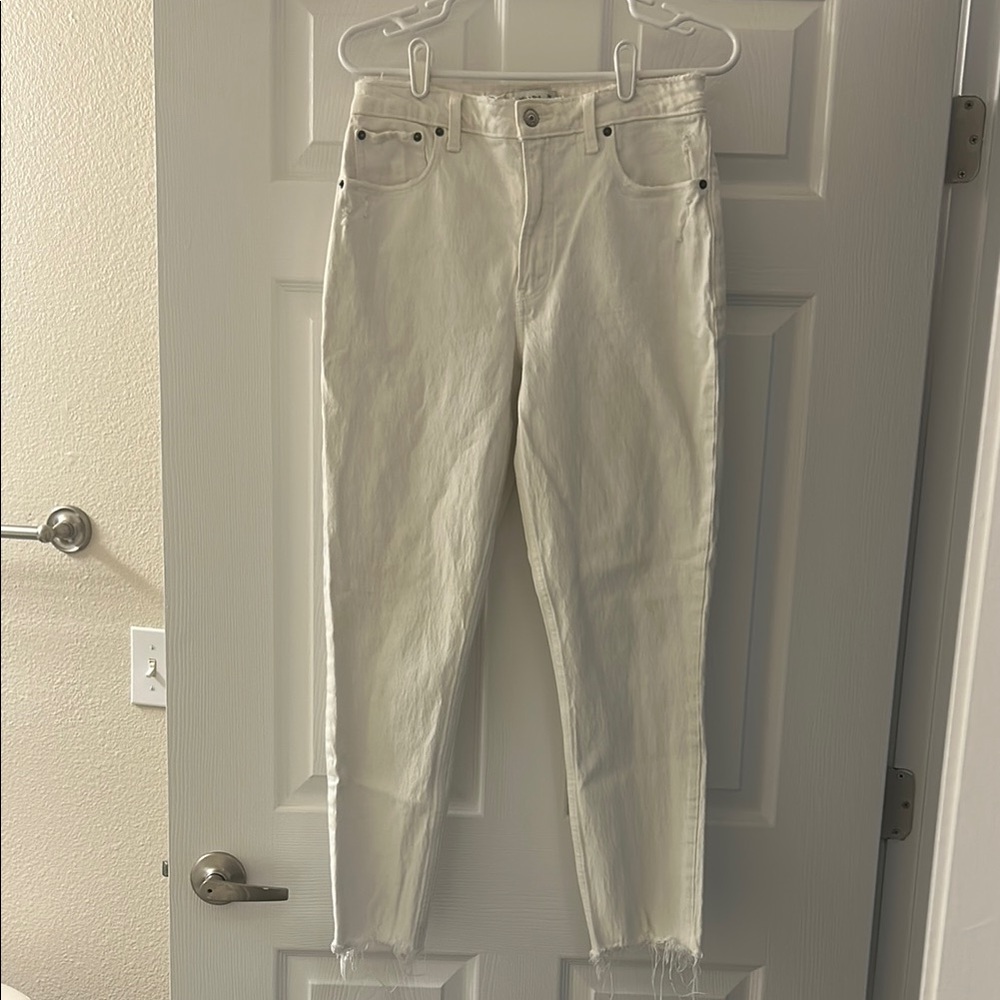 Abercrombie & Fitch White Ankle Cropped Jeans